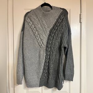 NWT Simply Vera Vera Wang Two-Tone Gray Sweater